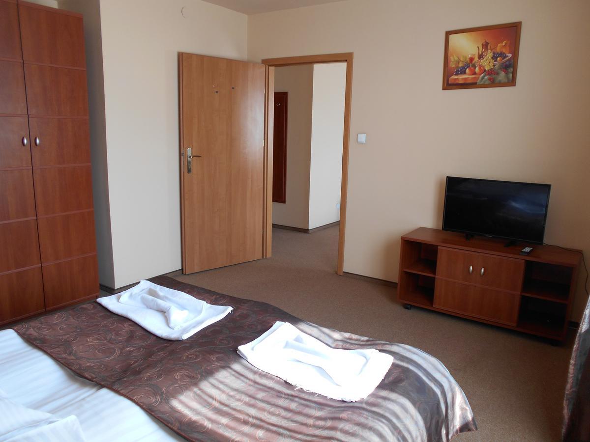 Hotel Astor Radom Bagian luar foto