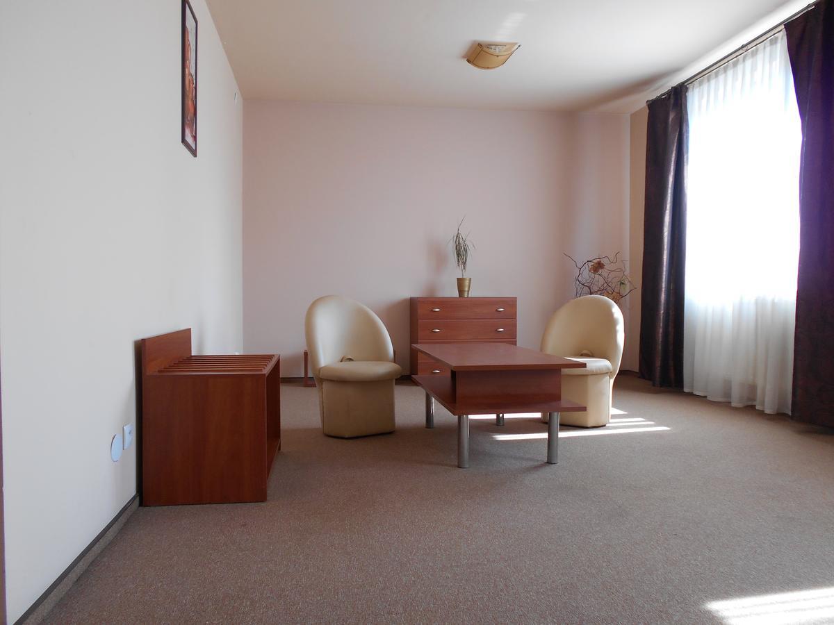 Hotel Astor Radom Bagian luar foto