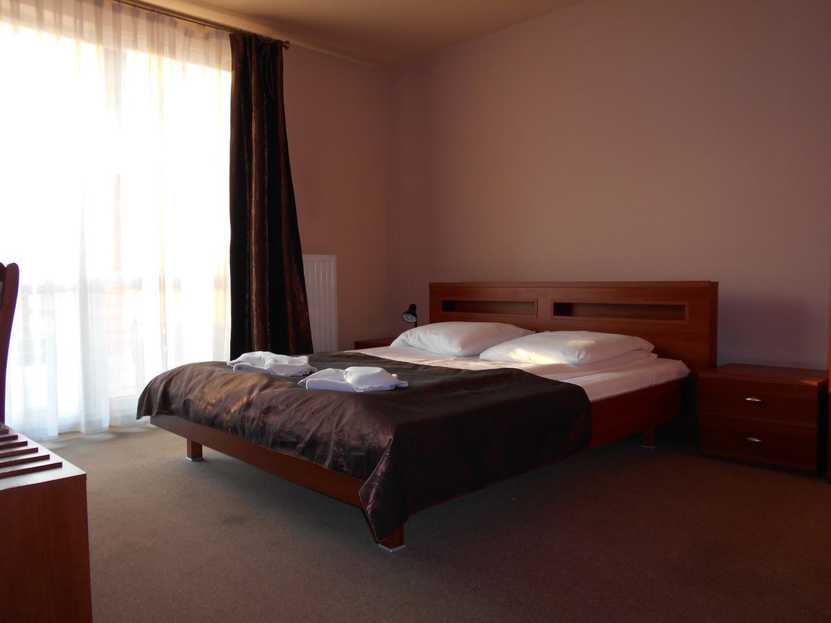 Hotel Astor Radom Bagian luar foto