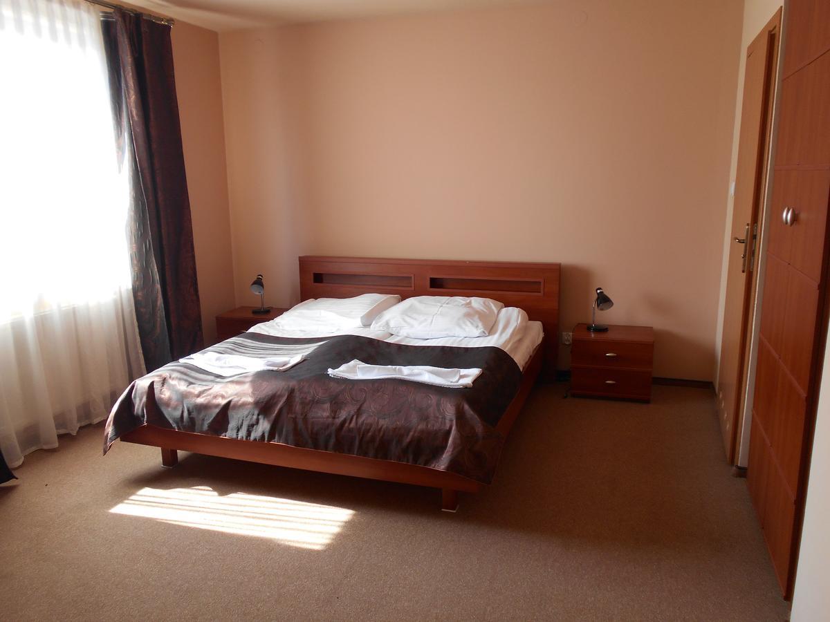Hotel Astor Radom Bagian luar foto