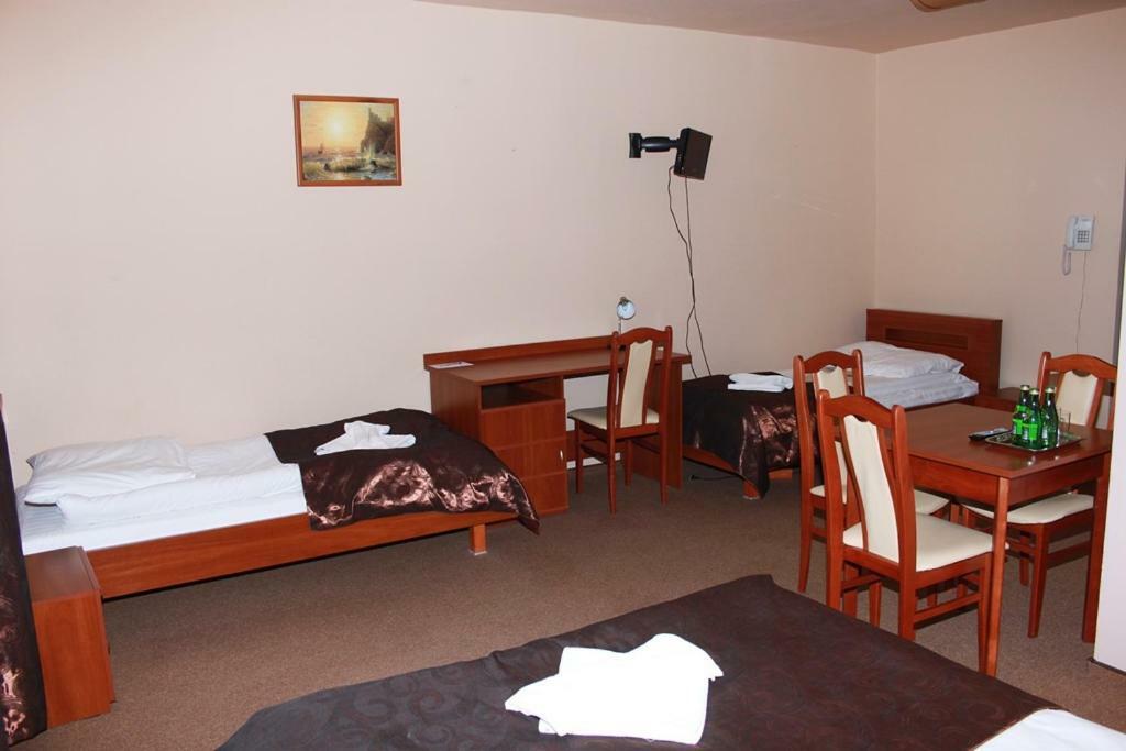 Hotel Astor Radom Bagian luar foto