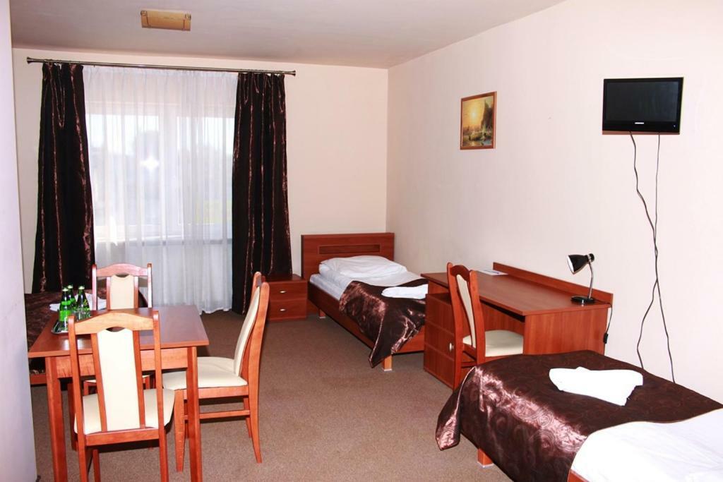 Hotel Astor Radom Bagian luar foto